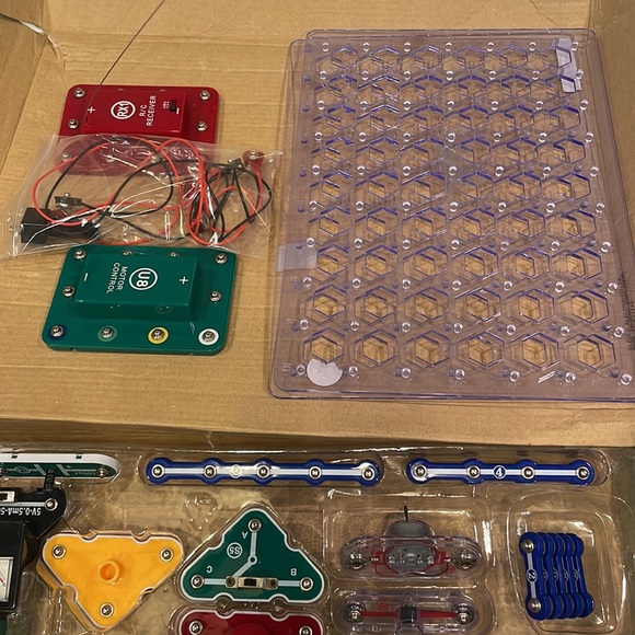 Snap circuits green alternative energy electronics exploration kit stem projects - Picture 14 of 16